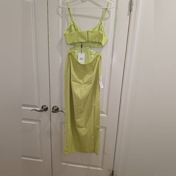 13. NWT BARDOT CUT OUT SLIT MIDI DRESS - Picture 5 of 6